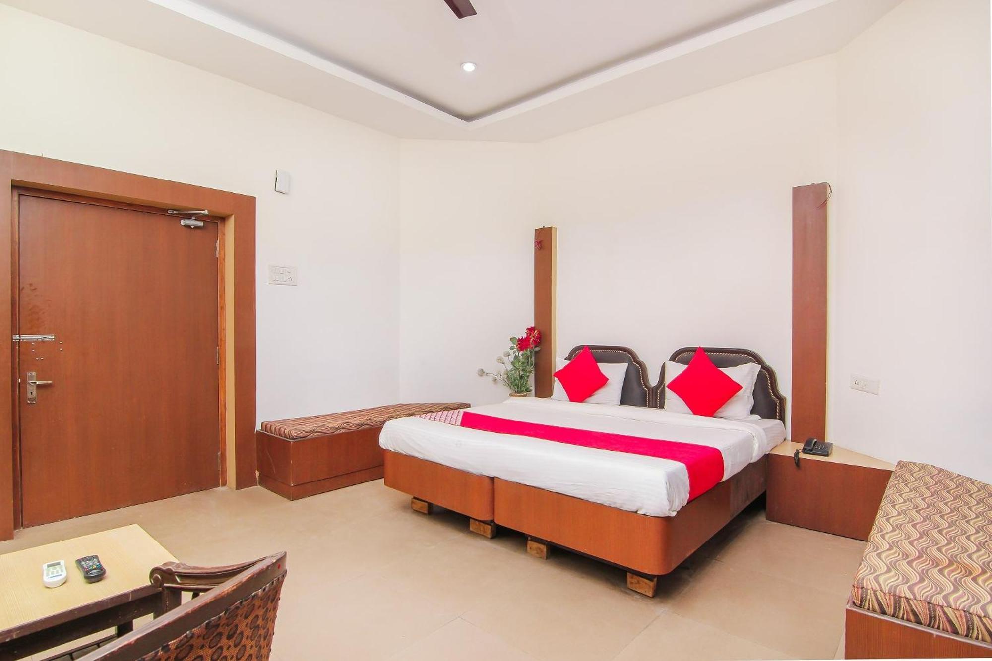 Lukergunj Holidays Prayagraj Exterior photo